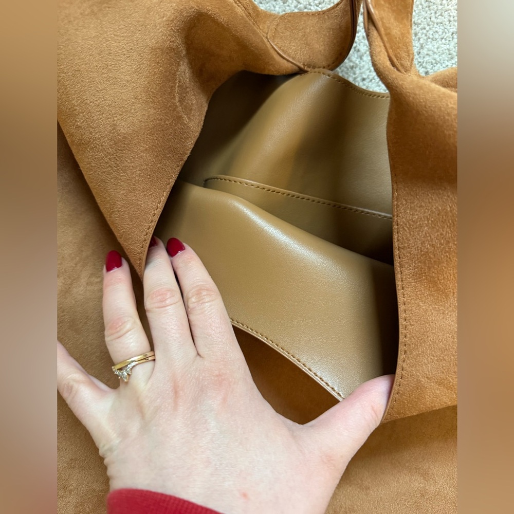 GAP Tan Suede Hobo Bag NWOT - Picture 7 of 9